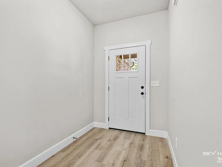 221 Dogwood St — Photo 10