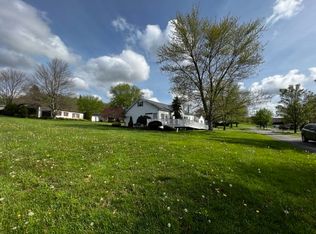 421 Meadows Dr, Apollo, PA 15613