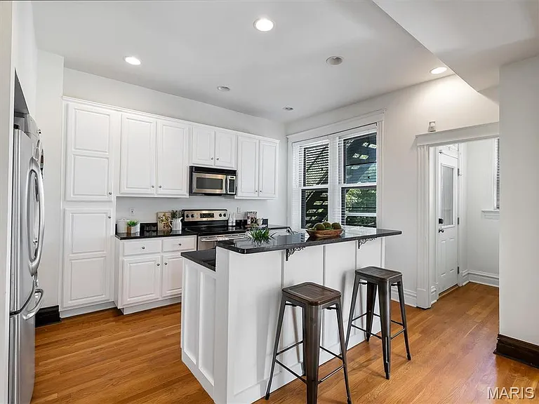 3548 Victor St #2W — Photo 13