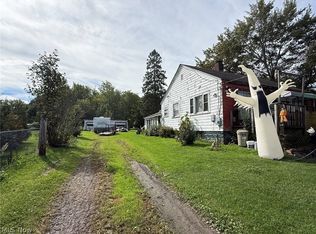 928 Mineral Springs Rd, Ashtabula, OH 44004