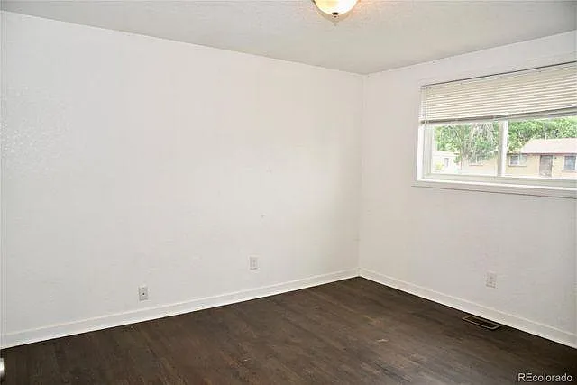 8901 Ithaca Way — Photo 12