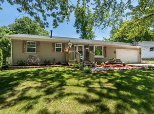 45 Park View Dr, Park View, IA 52748