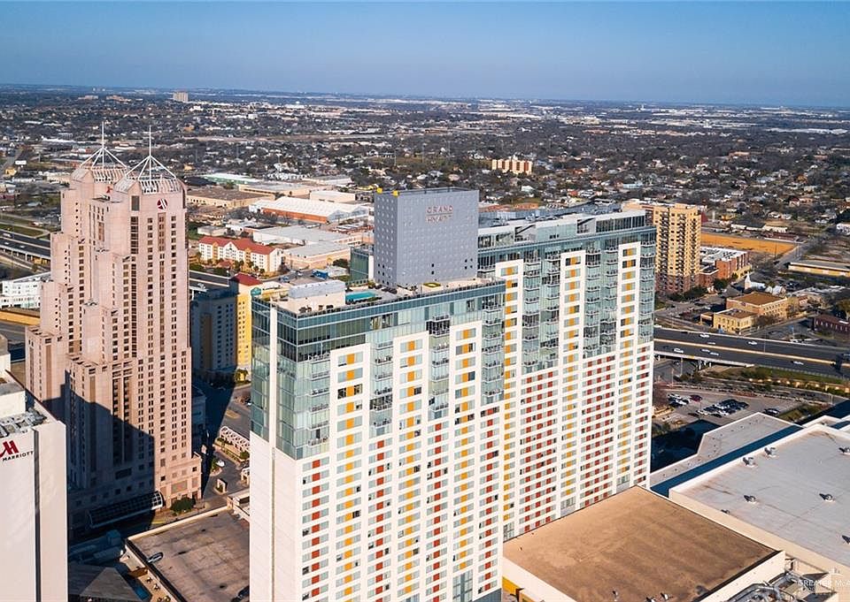 1st image of 600 E Market St