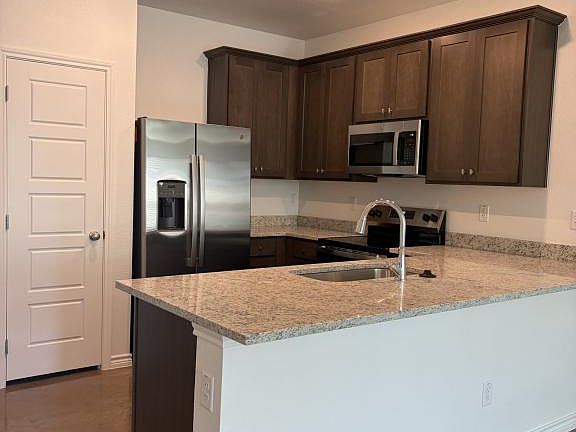 5th image of 3906 American Elm Dr