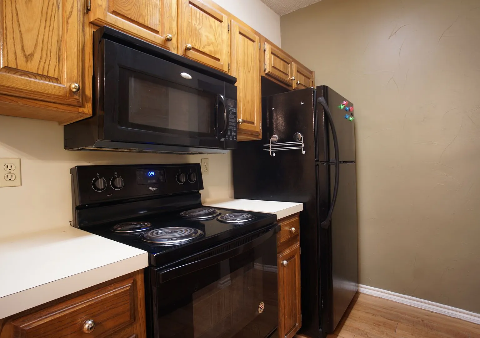 Prelease 8/15/2025 2 Bed 2 Bath — Photo 4