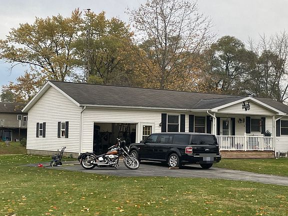 3rd image of 2915 Shady Dr