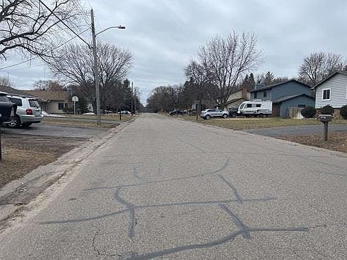 4th image of 7545 Douglas Dr N