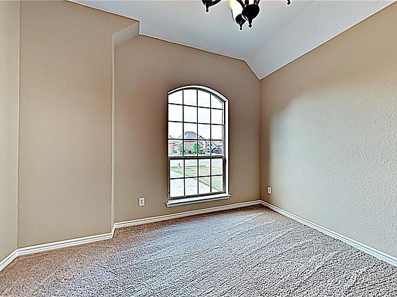 2nd image of 670 Plum Dr