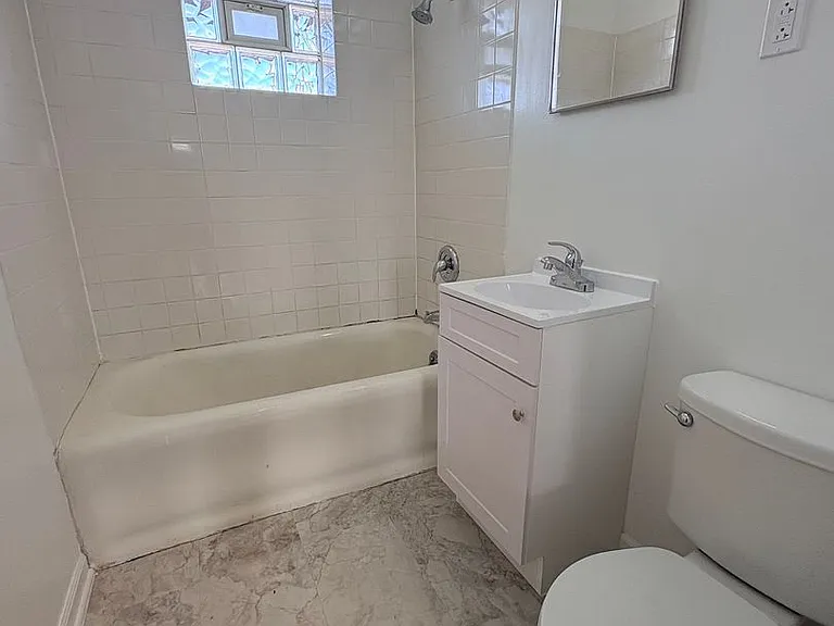 1525 N Austin Blvd — Photo 9