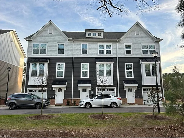 537 Westport St — Photo 1
