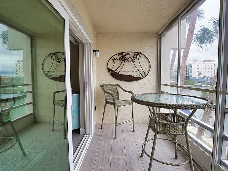 240 Santa Maria St #225 — Photo 15