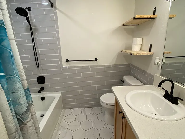 1055 Charlie Ave — Photo 26