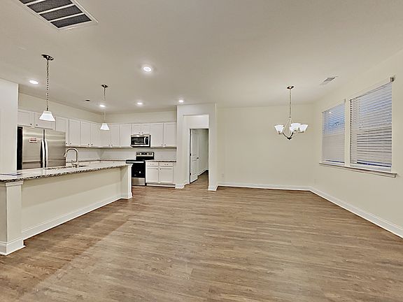 3rd image of 464 Bluewater Dr