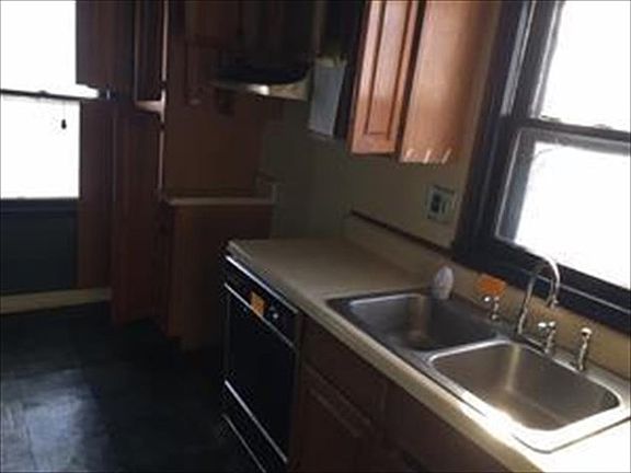5th image of 1824 Brentnell Ave