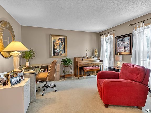 3rd image of 30 Willow Ridge Ln