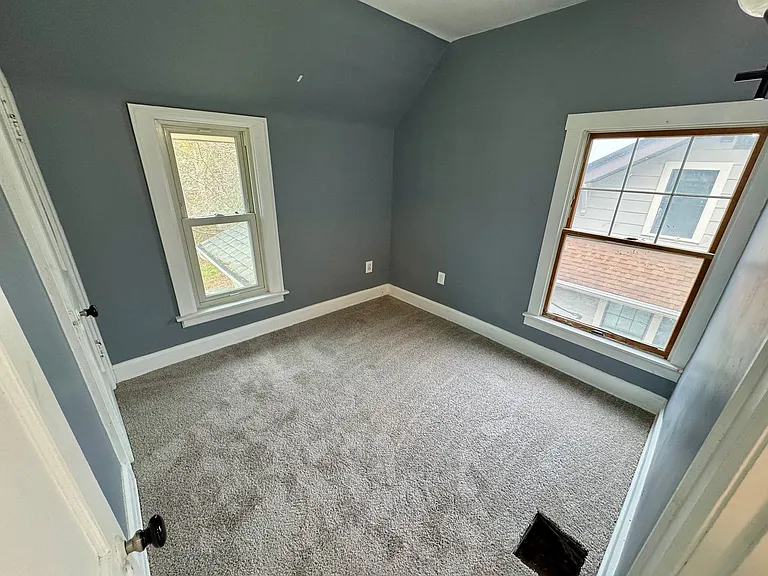 295 Blenheim Rd — Photo 20