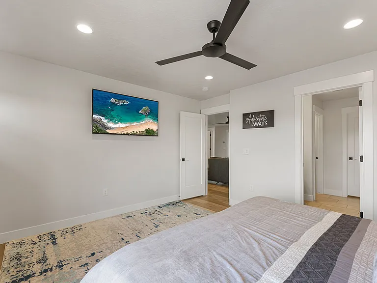 466 N Ventura Ln #47 — Photo 20