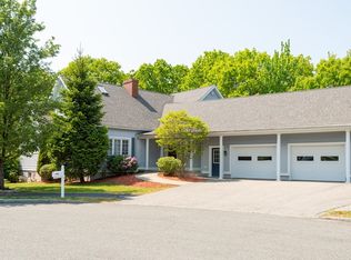5 Cave Rock Rd, Saugus, MA 01906