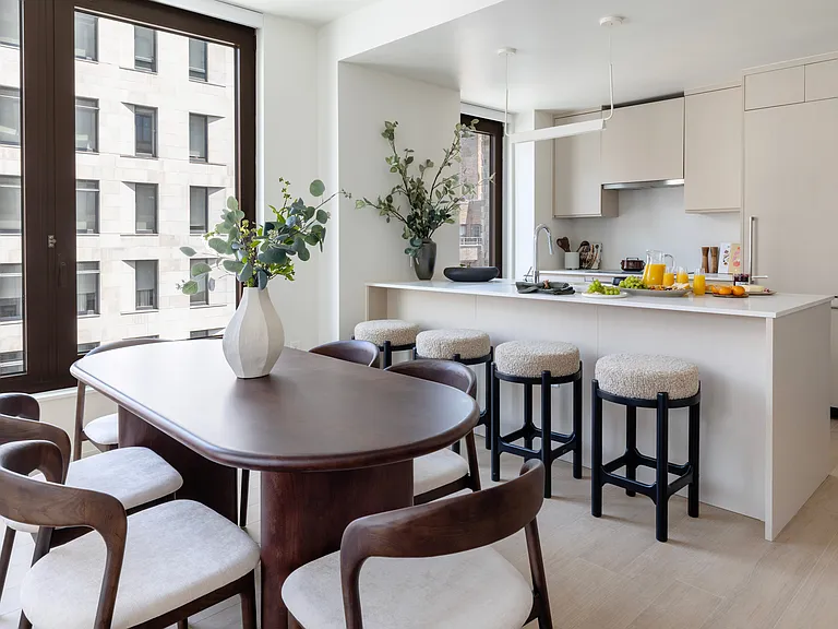 300 E 50th St #18B — Photo 18