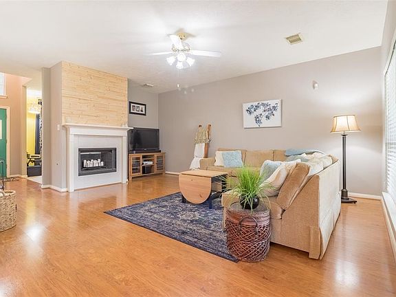 4th image of 902 Portsmouth Dr