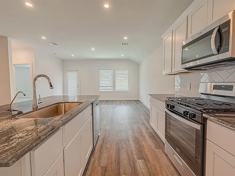 1018 Fringed Bluestar Dr — Photo 10
