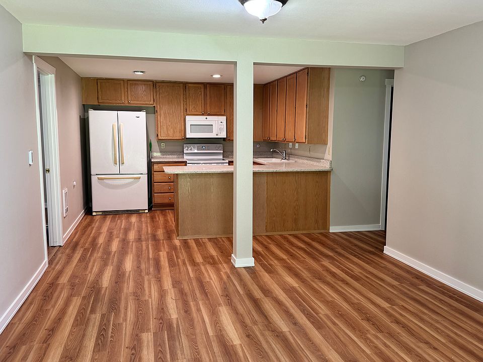 Fresh interior paint throughout!