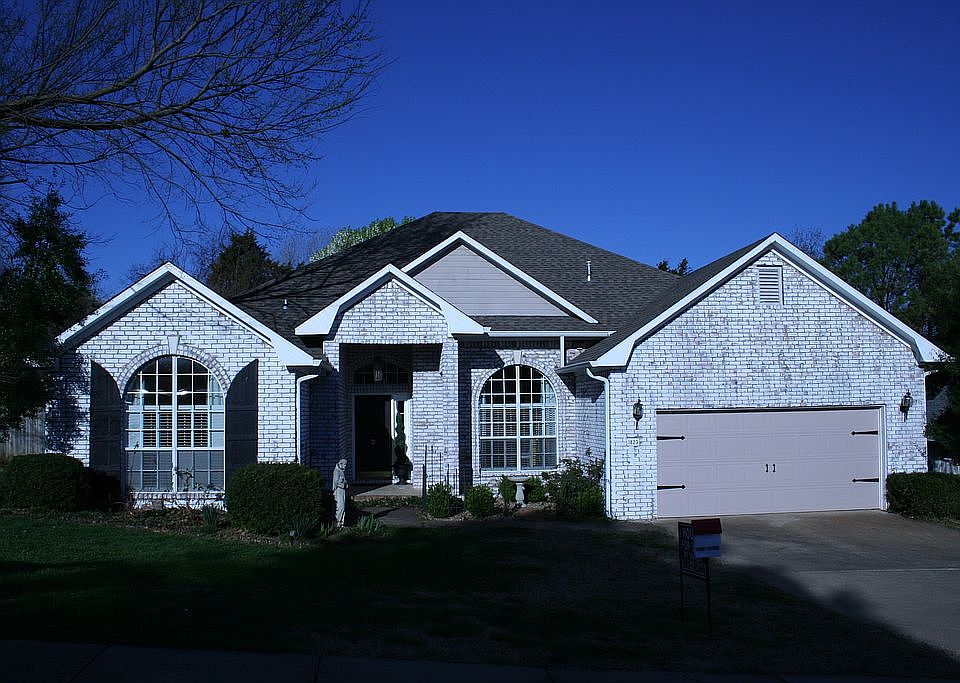 1st image of 1823 N Glenbrook Pl