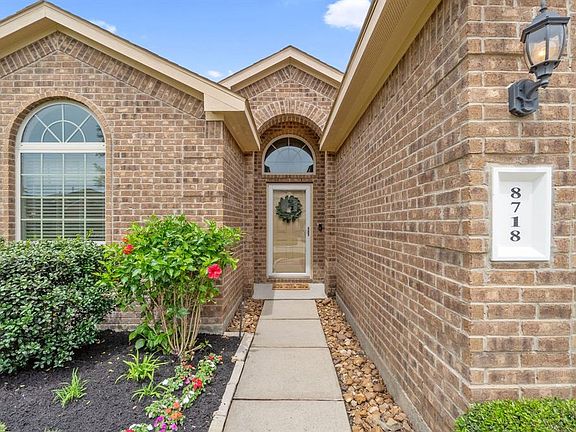 4th image of 8718 Sunrise Canter Dr
