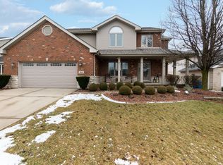 150 Valley View Ln, Dyer, IN 46311