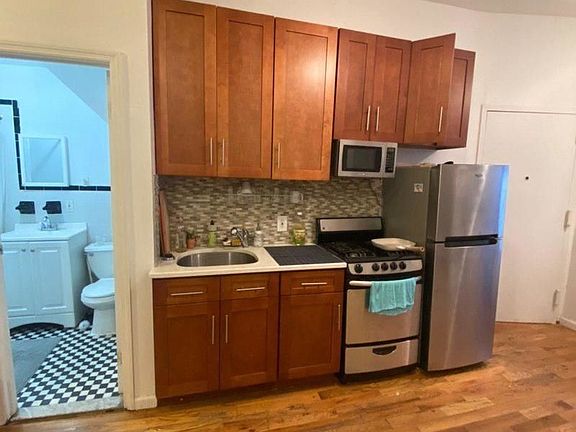 4th image of 276 S 5th St #2L