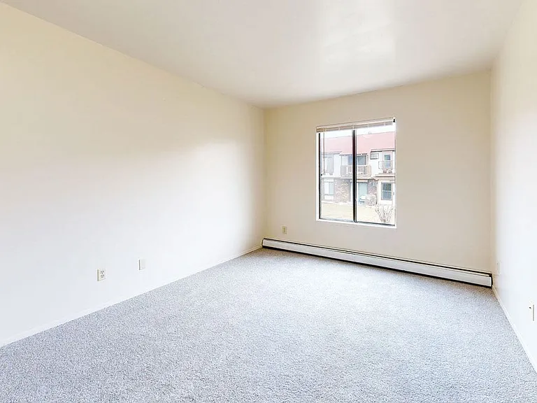 Wood Creek Apartments — Photo 14