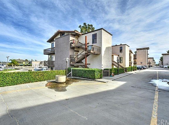 2nd image of 5101 Marina Pacifica Dr S
