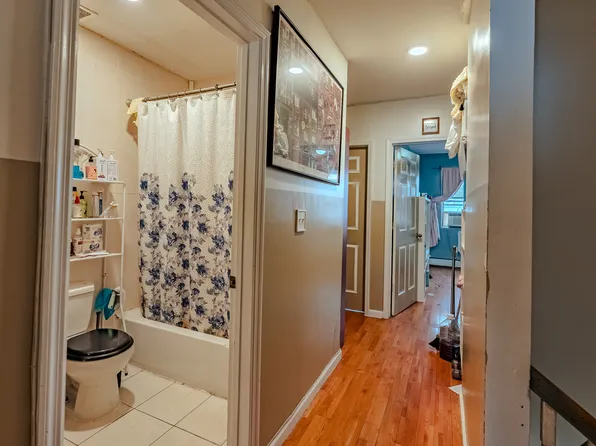 86 Van Siclen Avenue image 11 of 13