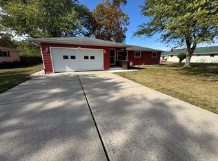 2208 Riviera Rd, Defiance, OH 43512