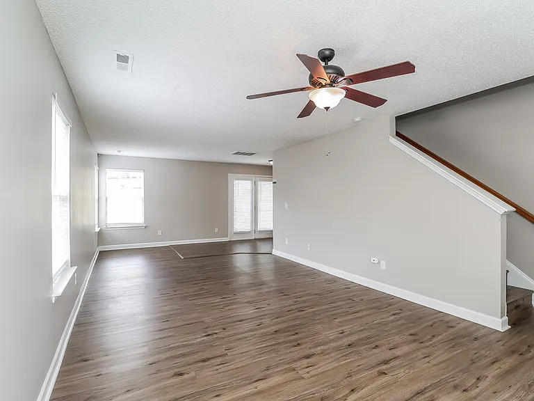 14017 Sobeck Ln — Photo 6