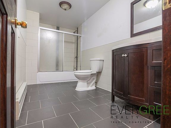 5th image of 694 Halsey St #3