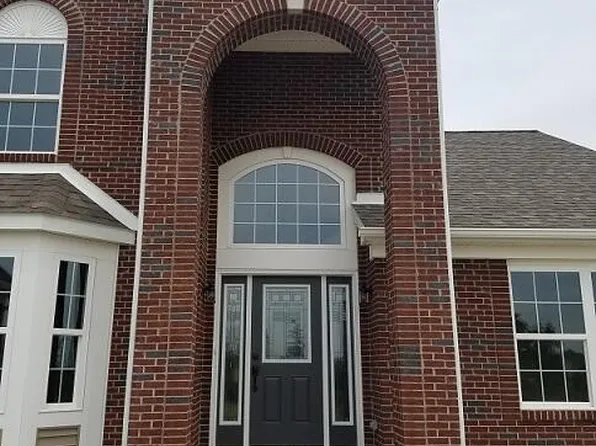 10679 Valley View Dr, Saline, MI 48176
