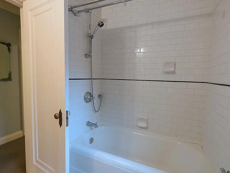 1001 Maitland St — Photo 21