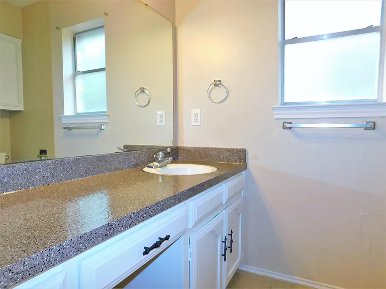 1706 Wisteria St — Photo 14