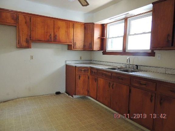3rd image of 500 S 3rd Ave