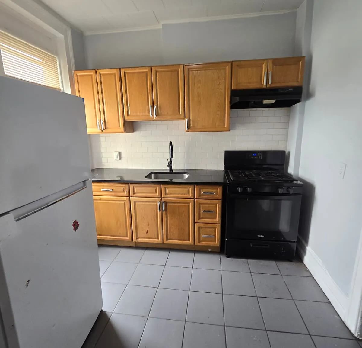 3 bed, $2,500 — Photo 2