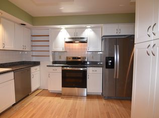 19 Rustic Dr, Essex Junction, VT 05452