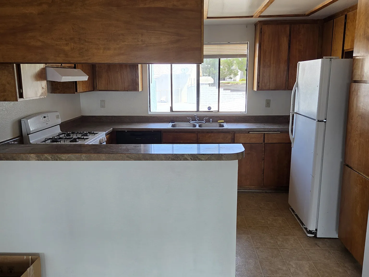 2 bed, 2.5 bath, 1300 sqft, $1,695 — Photo 1