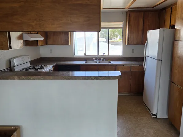 16462 Kalo Rd, Apple Valley, CA 92307