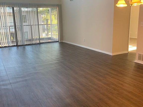 4th image of 100 Winding Way Unit C