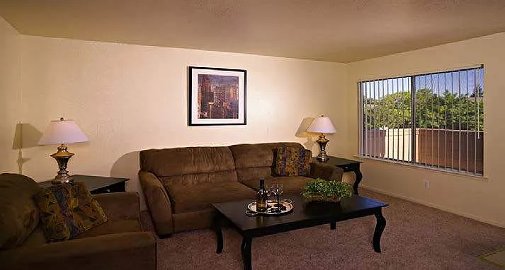West Pointe Apartments — Photo 6