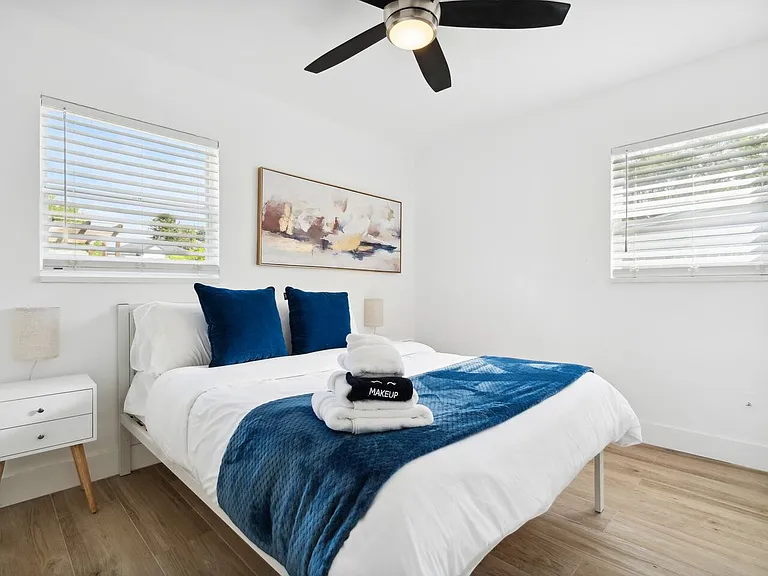 3211 W Tyson Ave — Photo 13