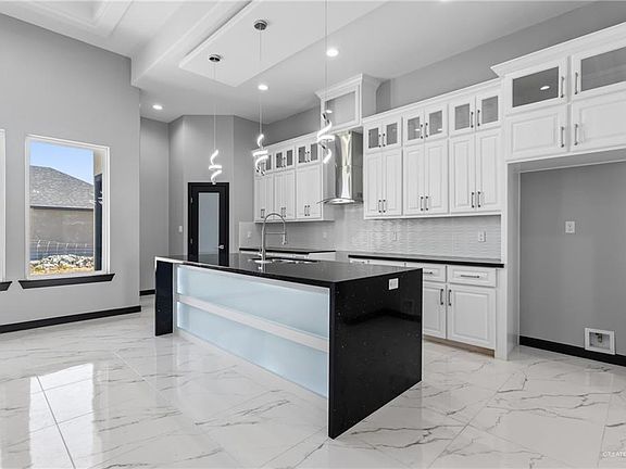 5th image of 3104 E Sabinal Ave