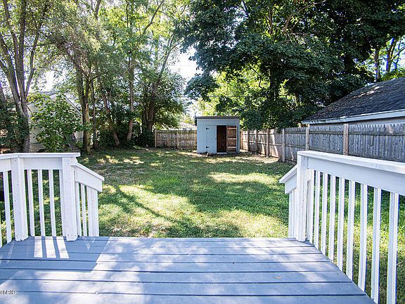5th image of 1112 Joosten St SW