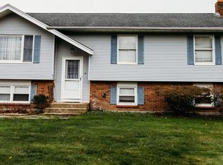 16 Ward Ave, Middletown, RI 02842